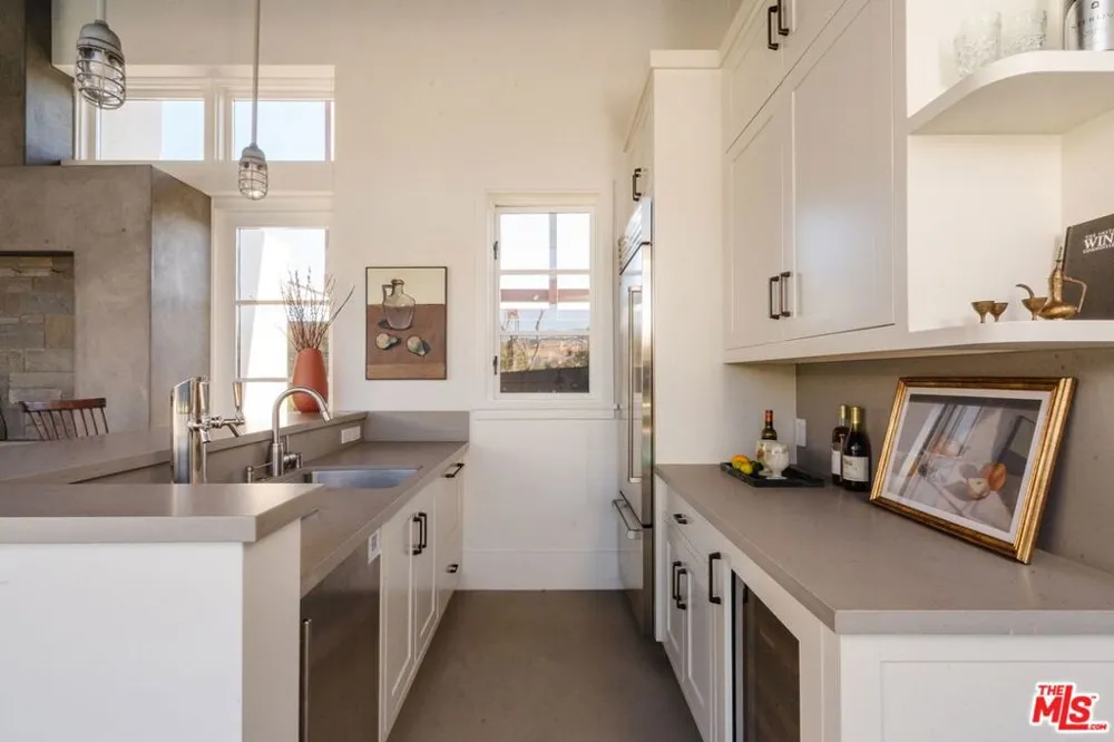 931 Chautauqua Boulevard Pacific Palisades, CA 90272