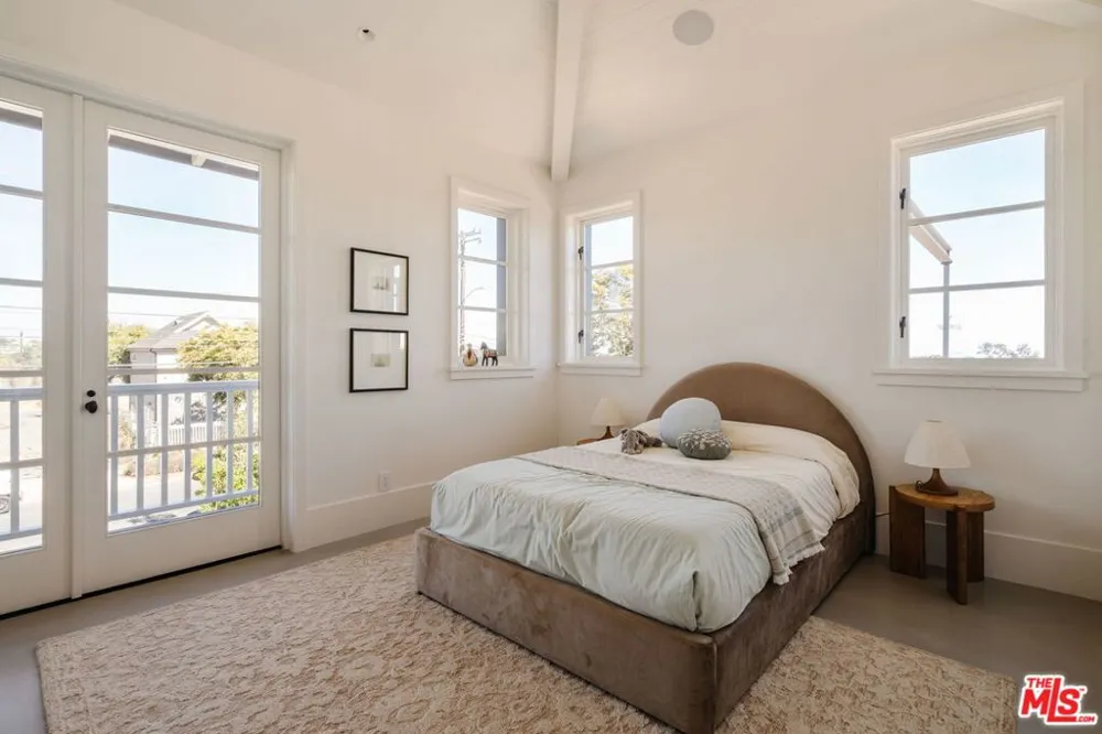 931 Chautauqua Boulevard Pacific Palisades, CA 90272