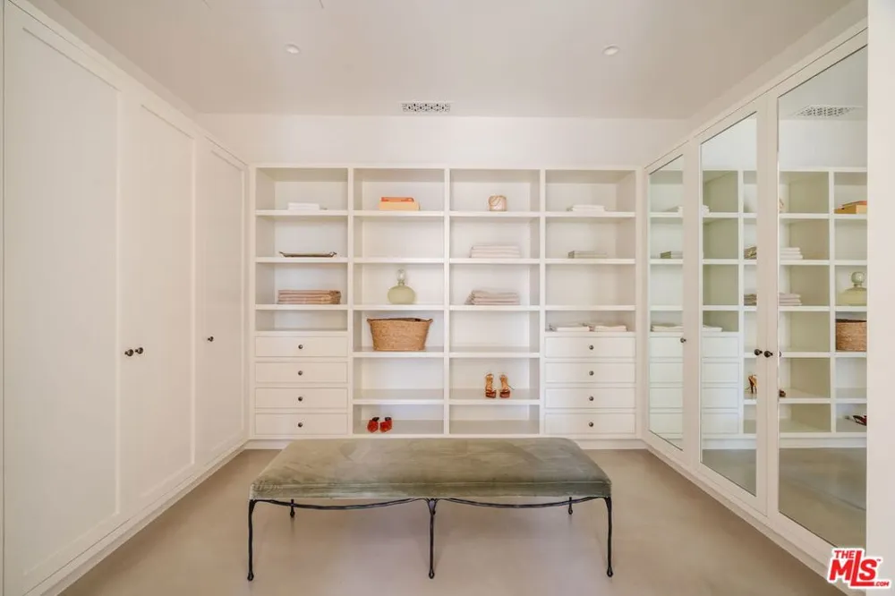 931 Chautauqua Boulevard Pacific Palisades, CA 90272