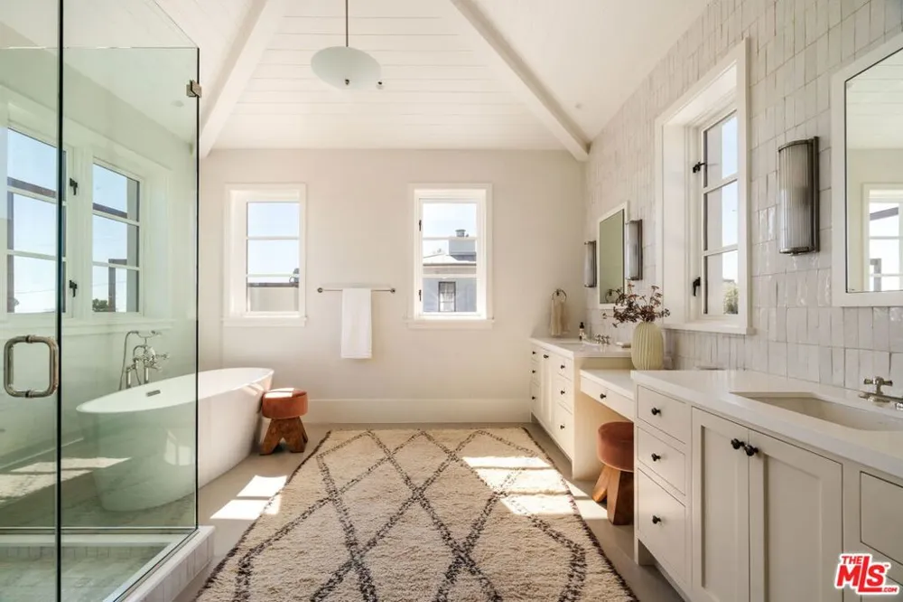931 Chautauqua Boulevard Pacific Palisades, CA 90272