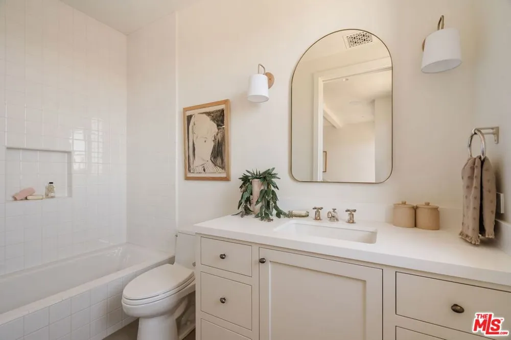 931 Chautauqua Boulevard Pacific Palisades, CA 90272