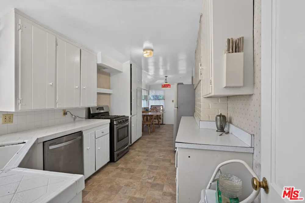 23909 Long Valley Road Hidden Hills, CA 91302