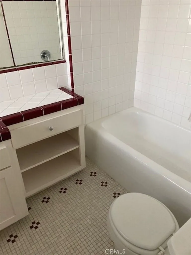204 Belmont Long Beach, CA 90803
