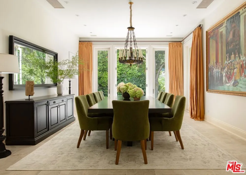 1672 Waynecrest Drive Los Angeles, CA 90210