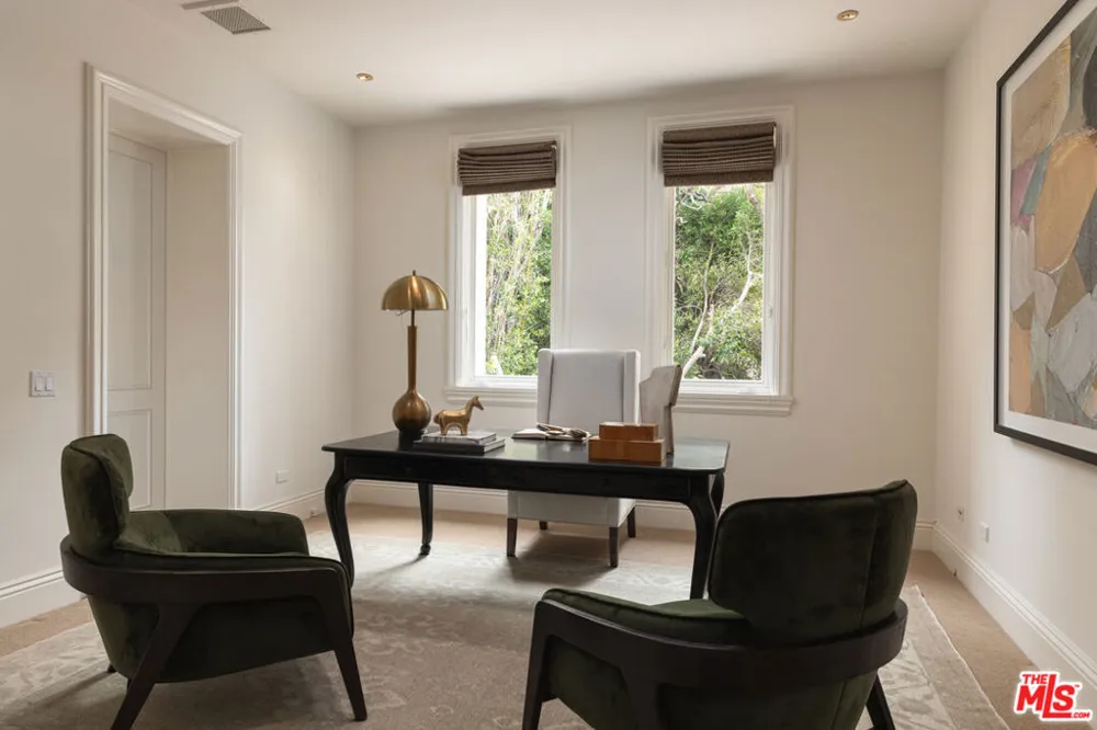 1672 Waynecrest Drive Los Angeles, CA 90210