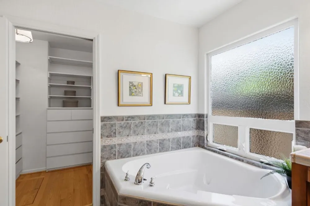543 Jeter Street Redwood City, CA 94062
