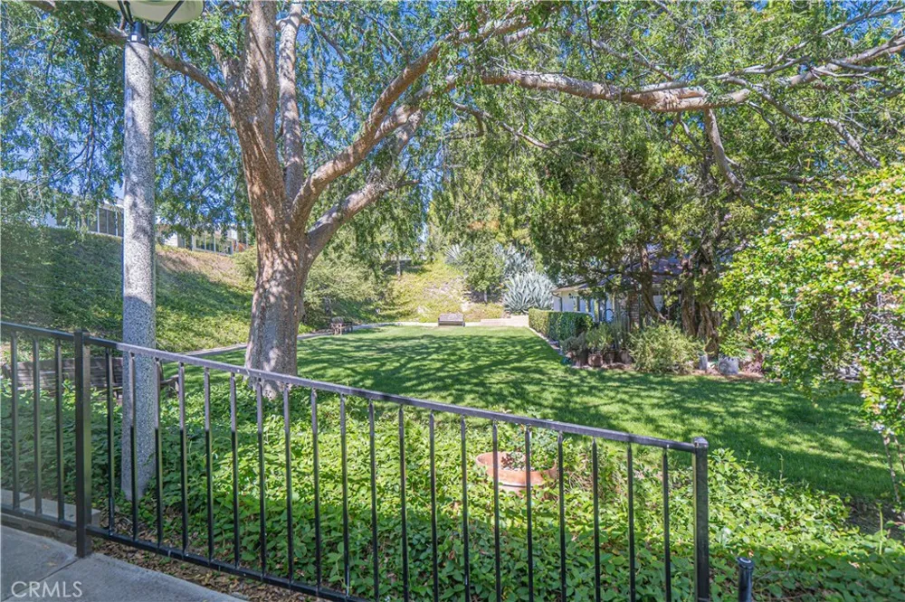 26811 Oak Branch Circle Newhall, CA 91321