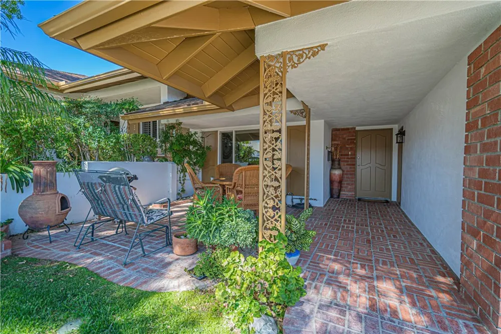 26811 Oak Branch Circle Newhall, CA 91321