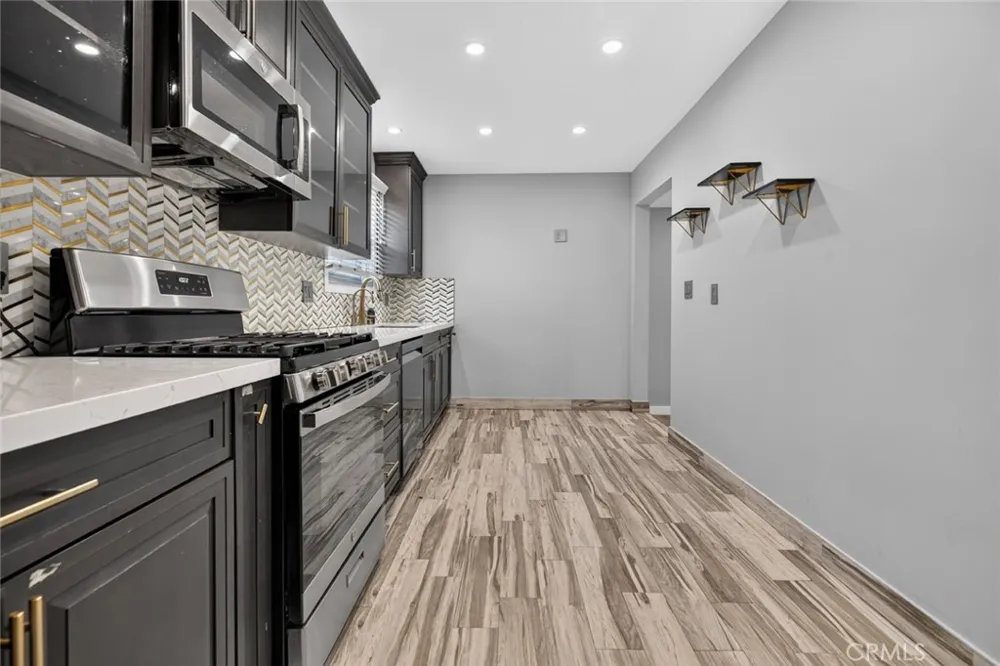 8055 Natick Ave Panorama City, CA 91402