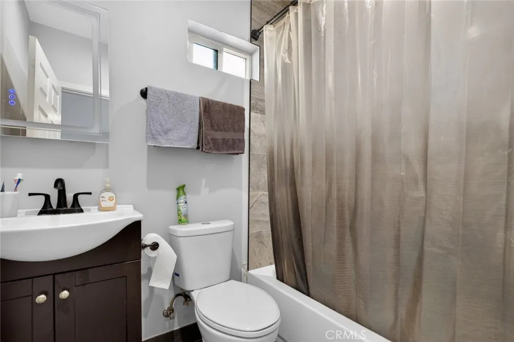 8055 Natick Ave Panorama City, CA 91402