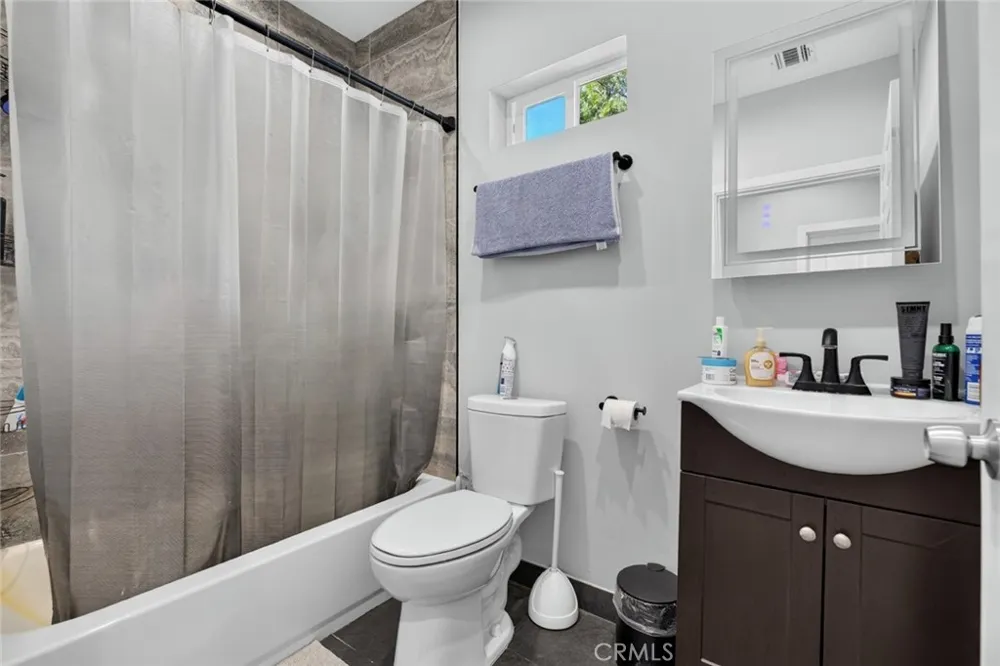 8055 Natick Ave Panorama City, CA 91402