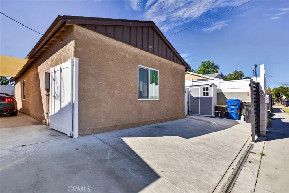 8055 Natick Ave Panorama City, CA 91402