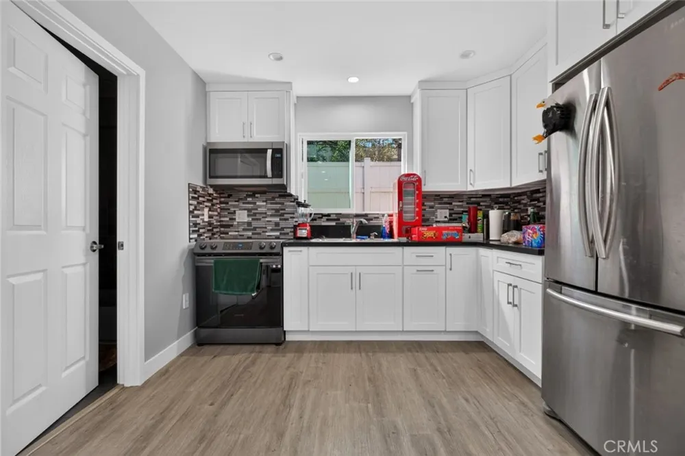 8055 Natick Ave Panorama City, CA 91402