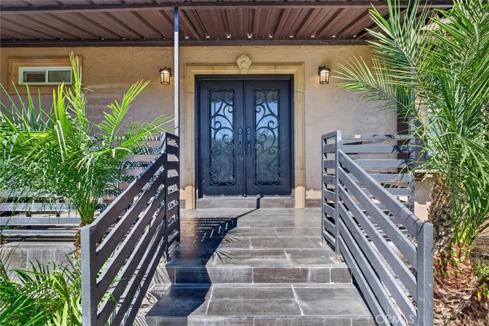 8055 Natick Ave Panorama City, CA 91402