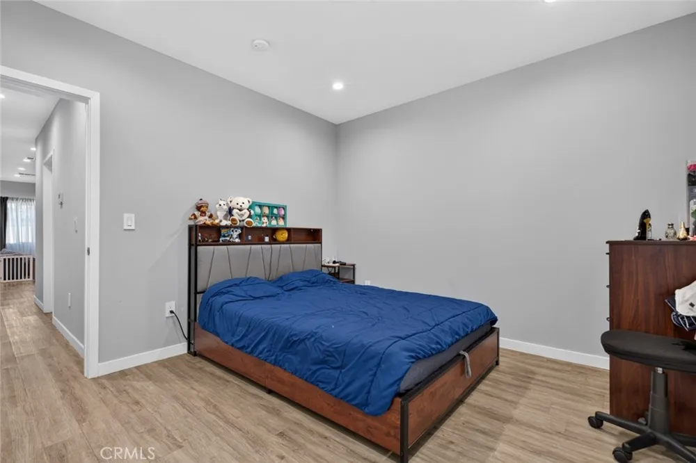 8055 Natick Ave Panorama City, CA 91402
