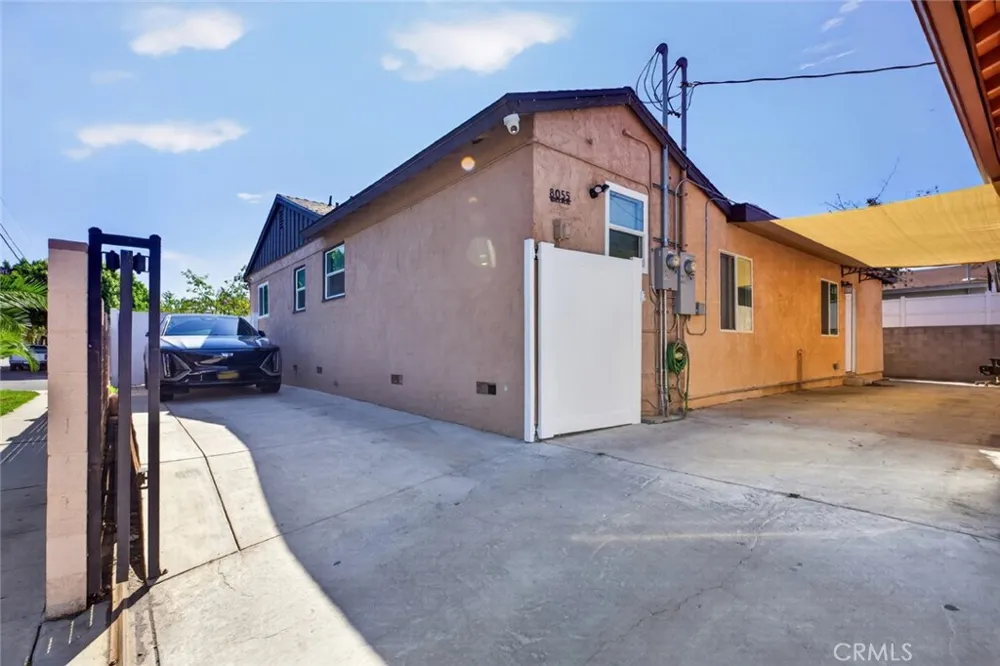 8055 Natick Ave Panorama City, CA 91402