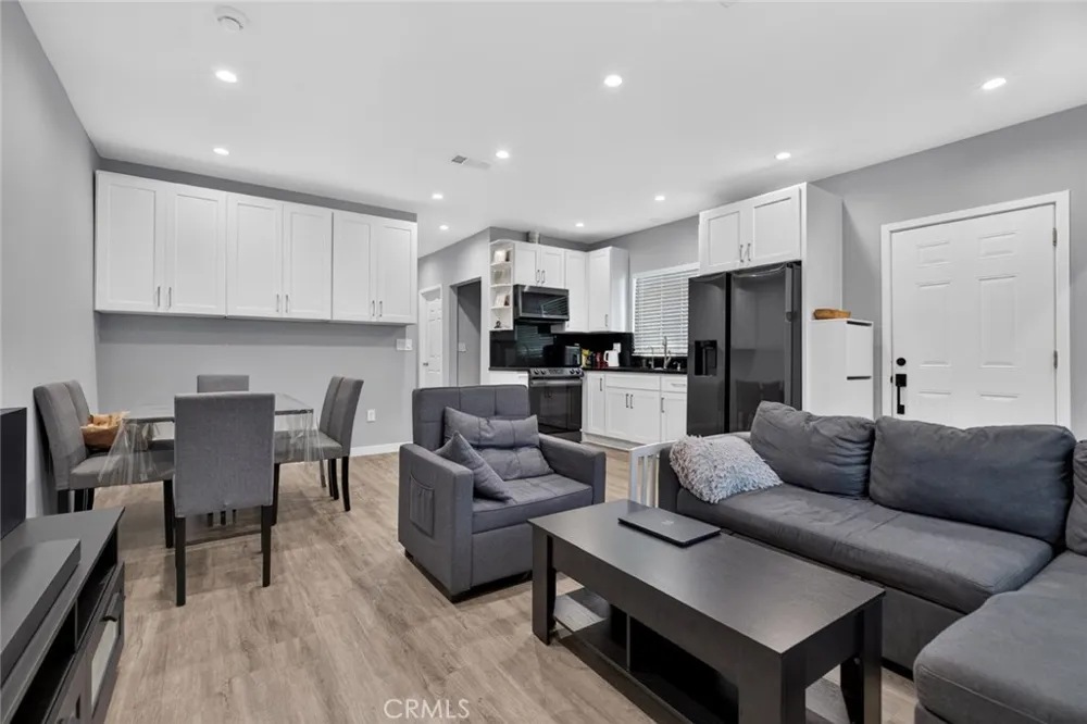 8055 Natick Ave Panorama City, CA 91402