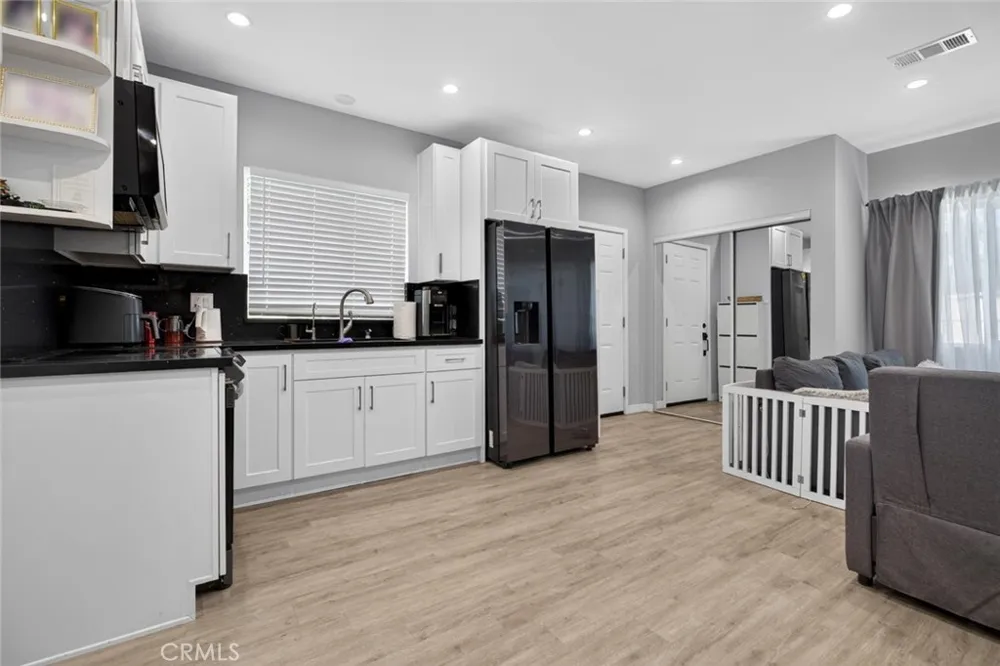 8055 Natick Ave Panorama City, CA 91402