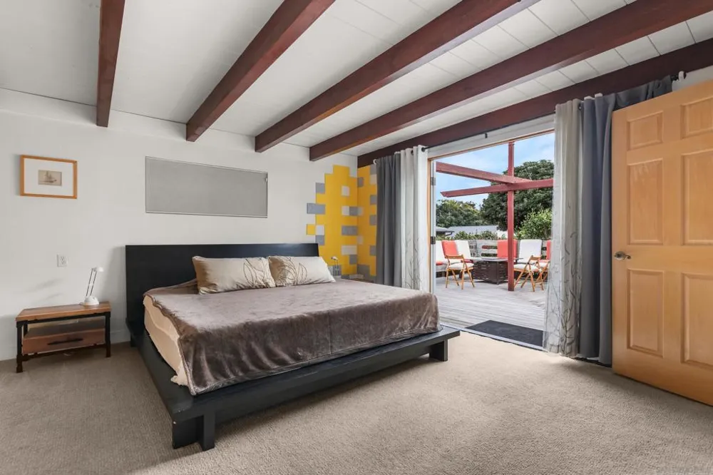541 Tarento Dr San Diego, CA 92106