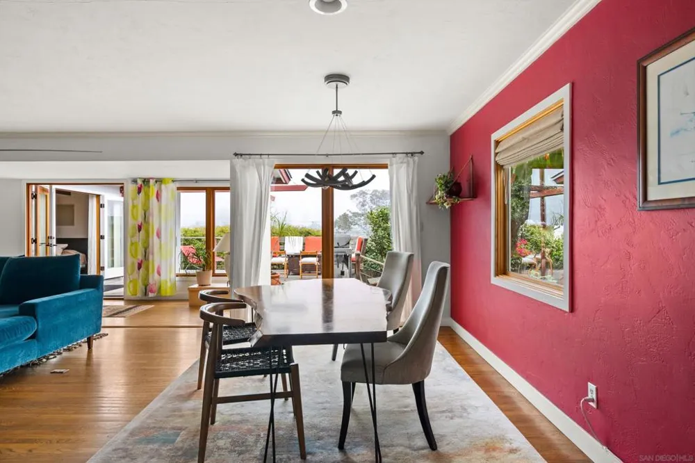 541 Tarento Dr San Diego, CA 92106
