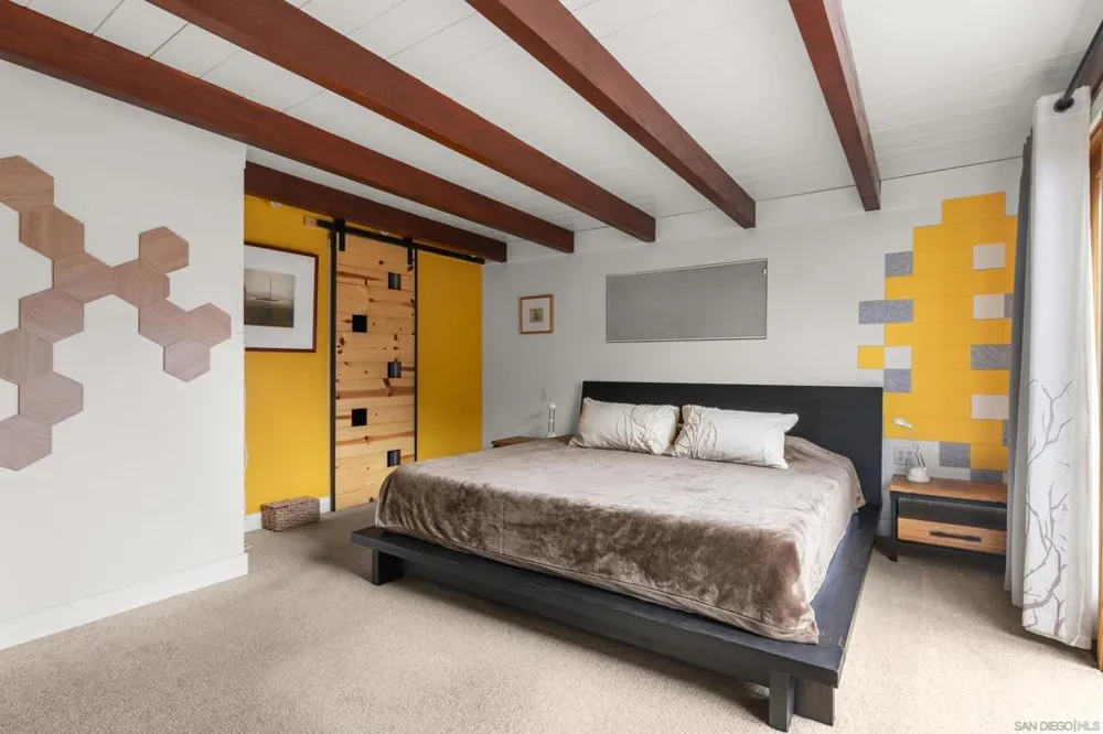 541 Tarento Dr San Diego, CA 92106
