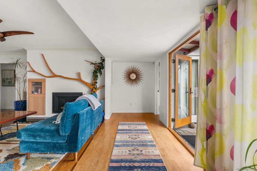 541 Tarento Dr San Diego, CA 92106
