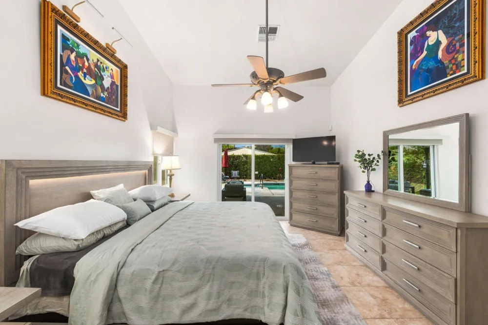 2123 E Nicola Road E Palm Springs, CA 92262