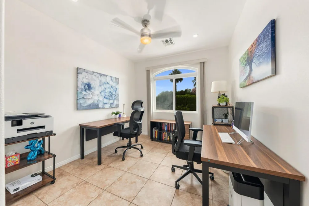 2123 E Nicola Road E Palm Springs, CA 92262