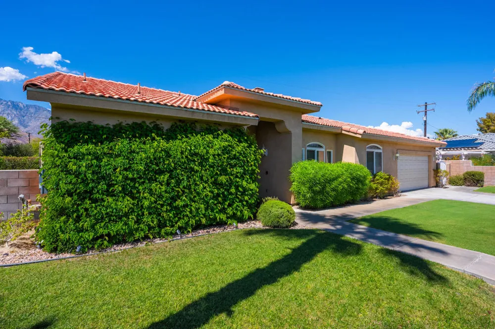 2123 E Nicola Road E Palm Springs, CA 92262
