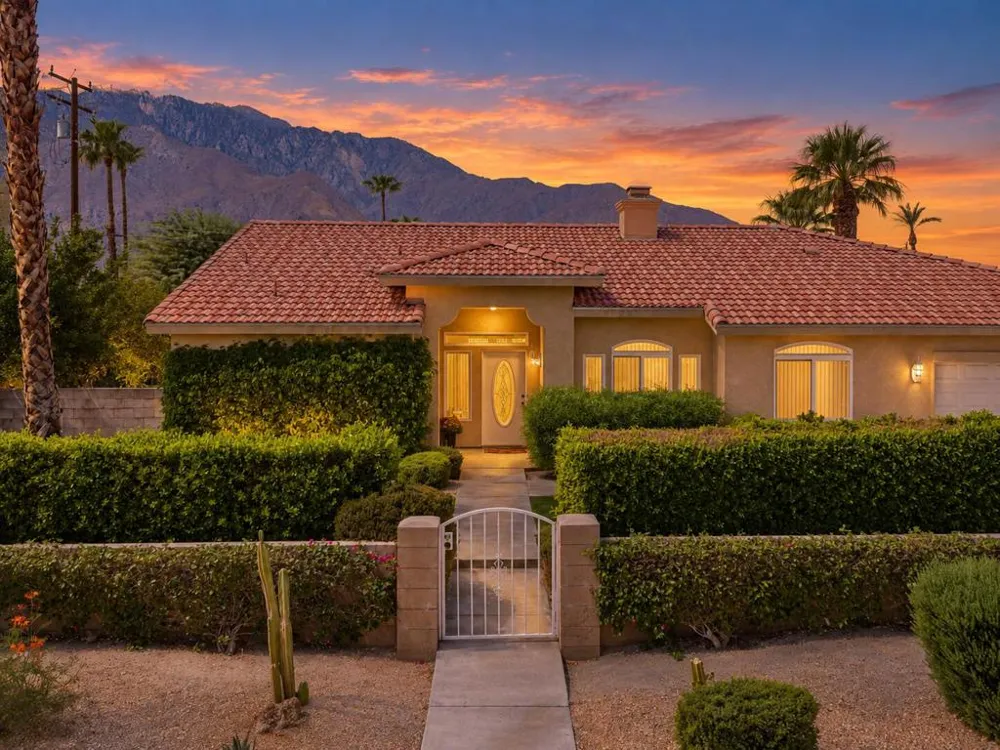 2123 E Nicola Road E Palm Springs, CA 92262