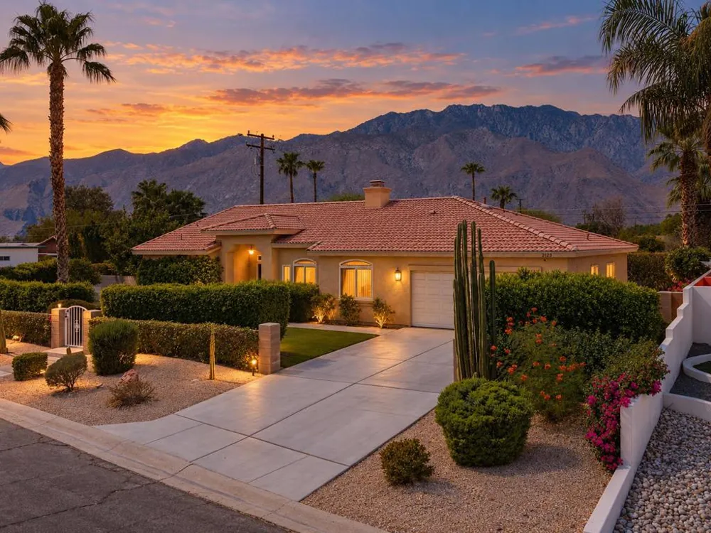 2123 E Nicola Road E Palm Springs, CA 92262