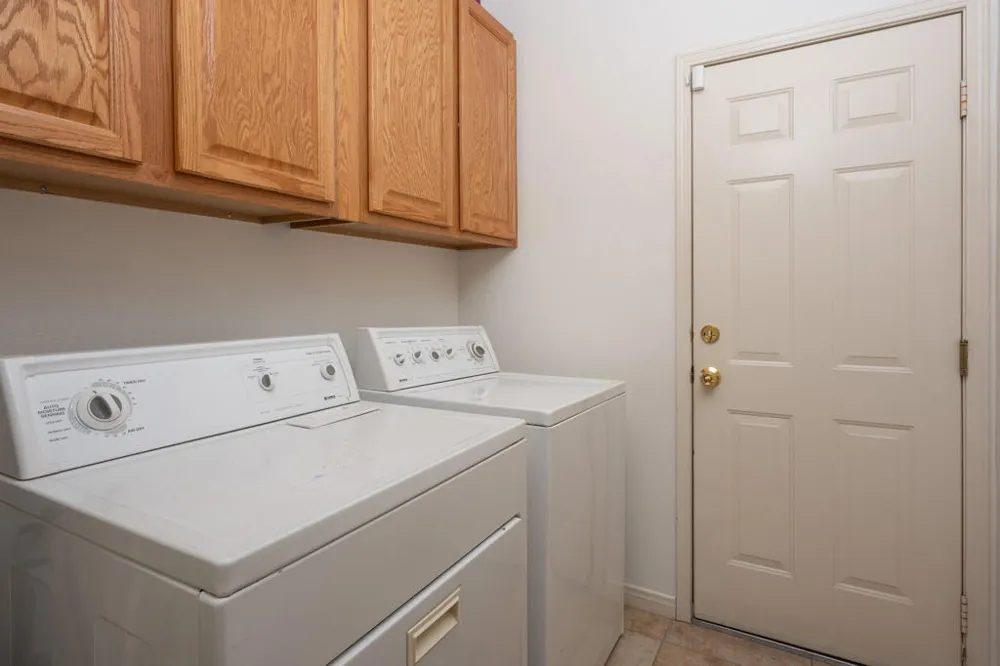2123 E Nicola Road E Palm Springs, CA 92262