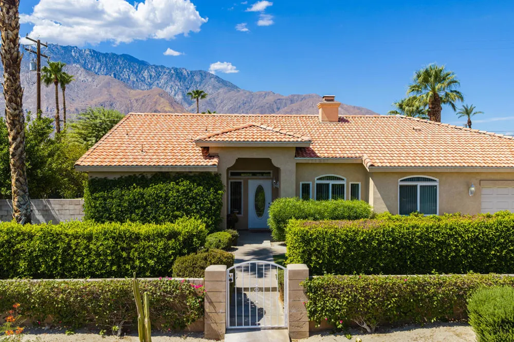 2123 E Nicola Road E Palm Springs, CA 92262