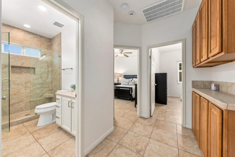 2123 E Nicola Road E Palm Springs, CA 92262