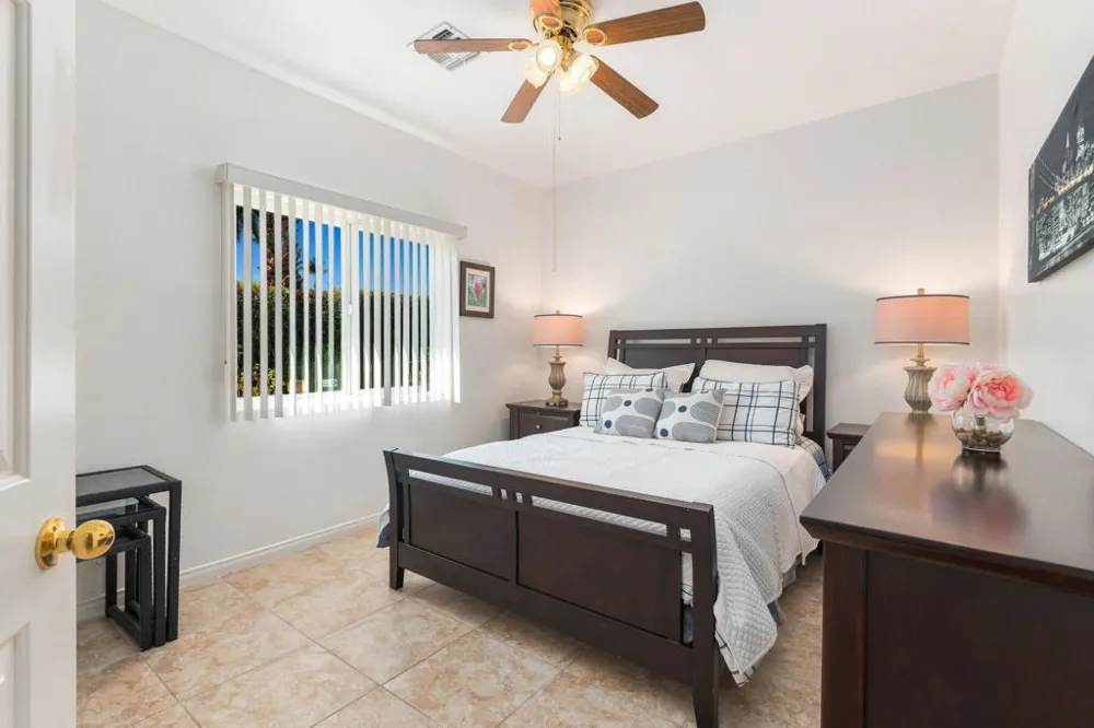 2123 E Nicola Road E Palm Springs, CA 92262