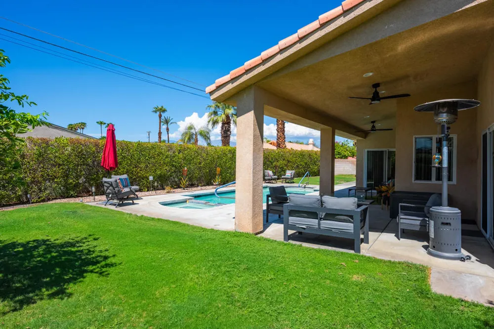 2123 E Nicola Road E Palm Springs, CA 92262