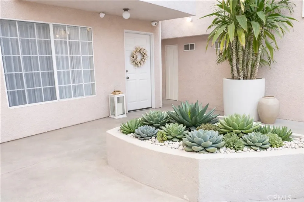 147 W Acacia Avenue #121 Glendale, CA 91204