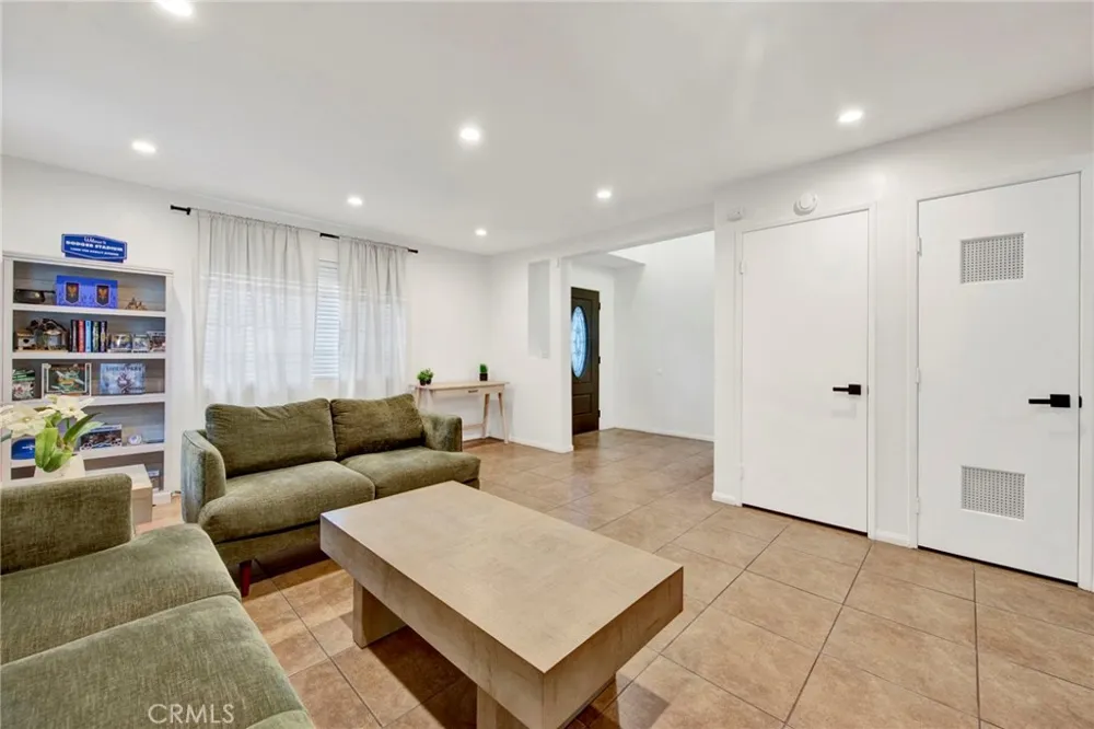 6230 Nye St Commerce, CA 90040