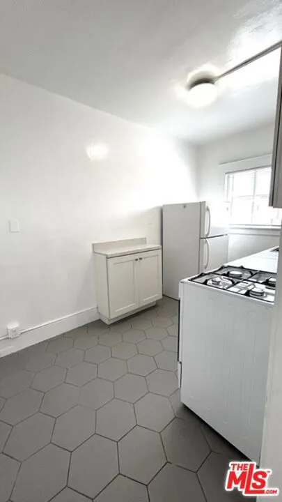 54 Rose Avenue #7 Venice, CA 90291