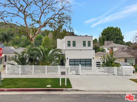 4203 Saugus Avenue