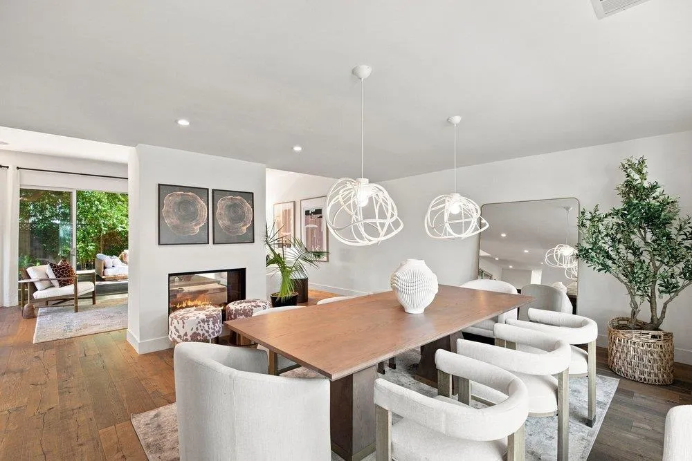 1145 Saxon Way Menlo Park, CA 94025
