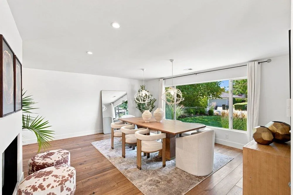 1145 Saxon Way Menlo Park, CA 94025