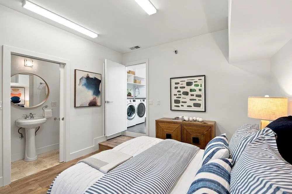 1145 Saxon Way Menlo Park, CA 94025