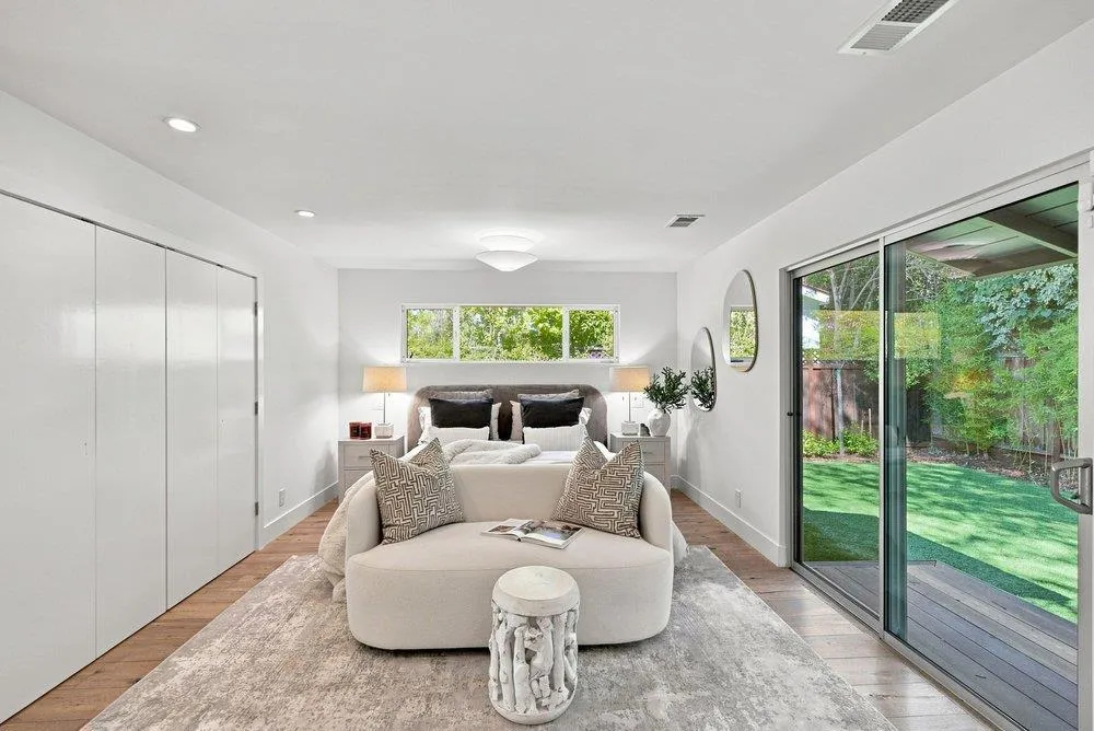 1145 Saxon Way Menlo Park, CA 94025