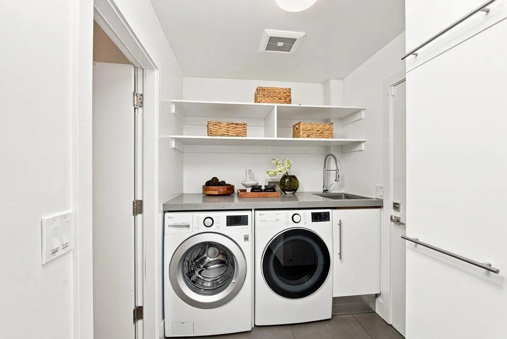 1145 Saxon Way Menlo Park, CA 94025