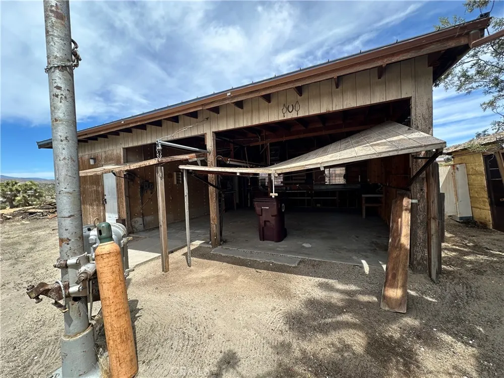 57672 Shepherd Lane Yucca Valley, CA 92284