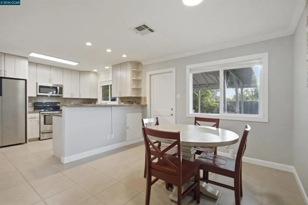 1412 Delaware Dr Concord, CA 94521