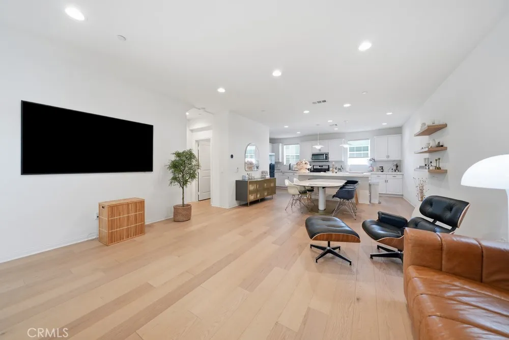6931 Magnolia Buena Park, CA 90621