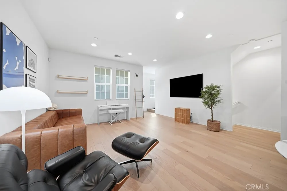 6931 Magnolia Buena Park, CA 90621