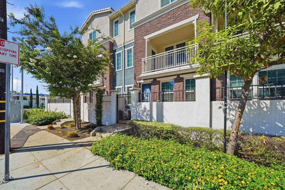 6931 Magnolia Buena Park, CA 90621